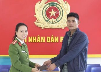 Nhặt được 8 triệu đồng, Công an mang trả lại người đánh rơi