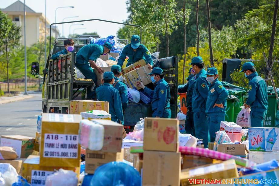 Đừng tạo thêm công ăn việc làm cho người làm công tác phòng dịch