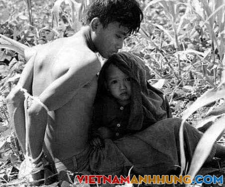 Bức ảnh làm lay động hàng triệu trái tim yêu chuộng hòa bình