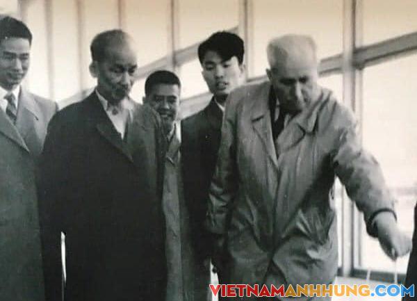 Nguyên Phó Thủ tướng Vũ Khoan: “KHÔNG AI CHỊU KHÓ HỌC NGOẠI NGỮ NHƯ BÁC ”