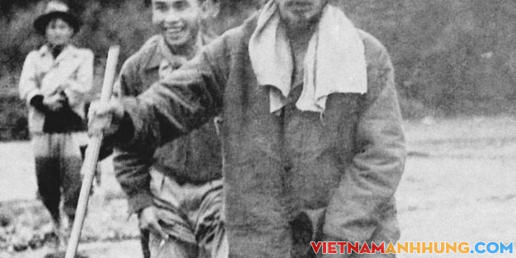 Chú còn trẻ, chú vào hầm ẩn trước đi