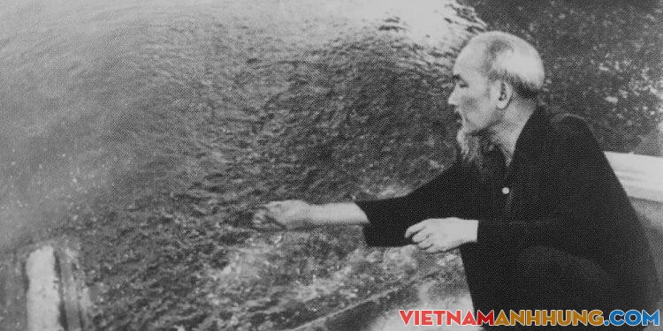 “Một đời thanh bạch chẳng vàng son”