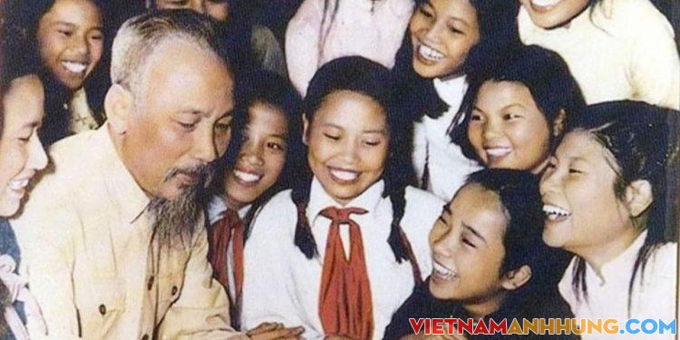 Trẻ em như búp trên cành, biết ăn biết ngủ, biết học hành là ngoan