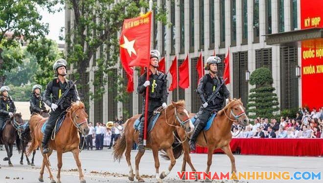 Ra mắt lực lượng Cảnh sát cơ động kỵ binh