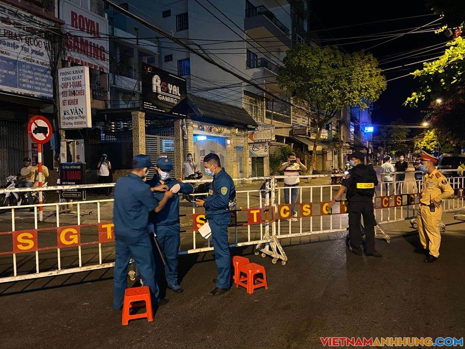 Những chiến binh áo xanh – Dân quân tự vệ ngày đêm đang căng mình để chống dịch COVID- 19 tại Đà Nẵng