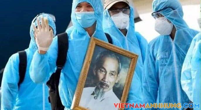 Bác kính yêu luôn cùng chúng cháu hành quân