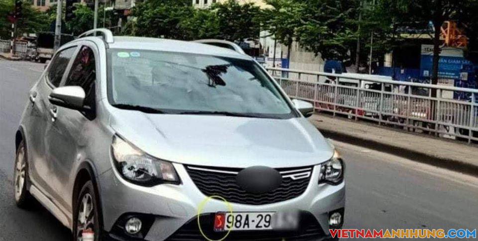 Xử nghiêm phương tiện giao thông dán bản đồ Việt Nam thiếu Hoàng Sa, Trường Sa