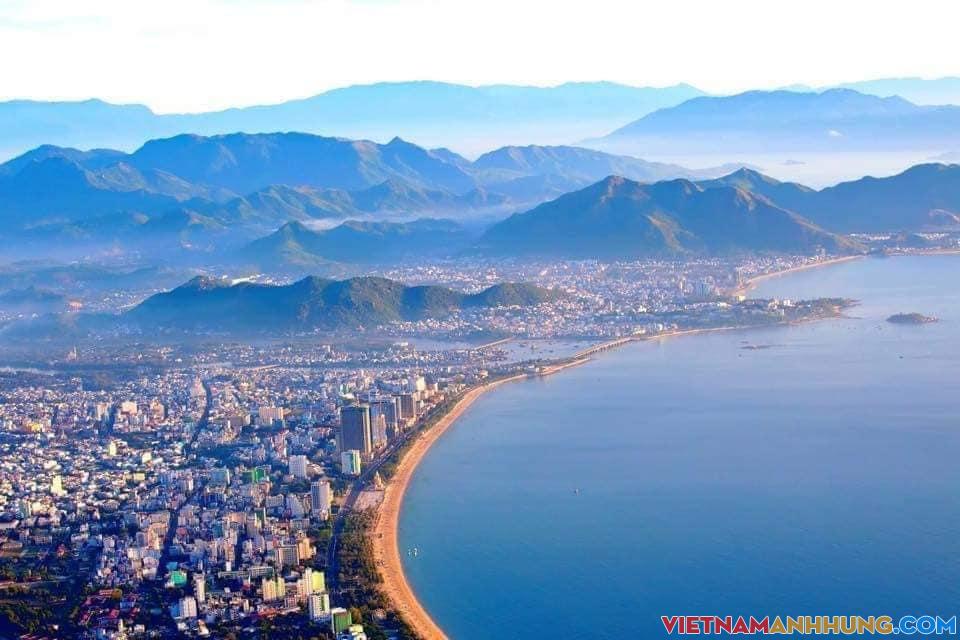 Việt Nam là dân tộc nhỏ yếu, nghèo nàn và lạc hậu?