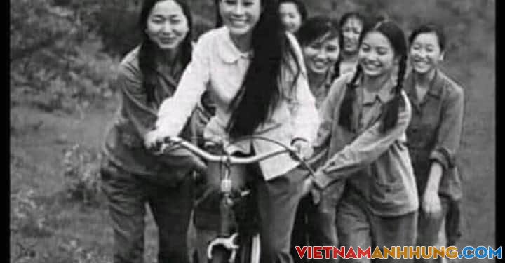 10 nữ thanh niên xung phong – 10 đóa hoa trinh liệt