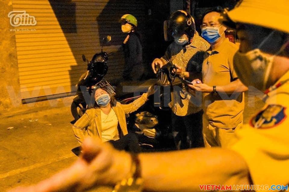 Khoảnh khắc xót xa ngay thời điểm phong tỏa 03 bệnh viện ở Đà Nẵng