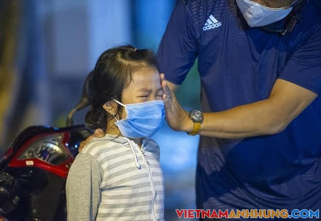 “Mẹ ơi, về với con, về với con”