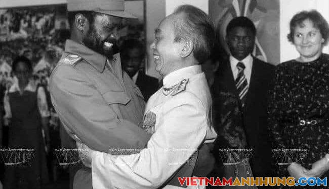 Đại tướng Võ Nguyên Giáp và chuyến bay khắp Châu Phi