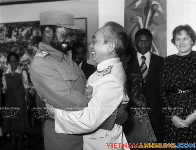 Đại tướng Võ Nguyên Giáp và chuyến bay khắp Châu Phi