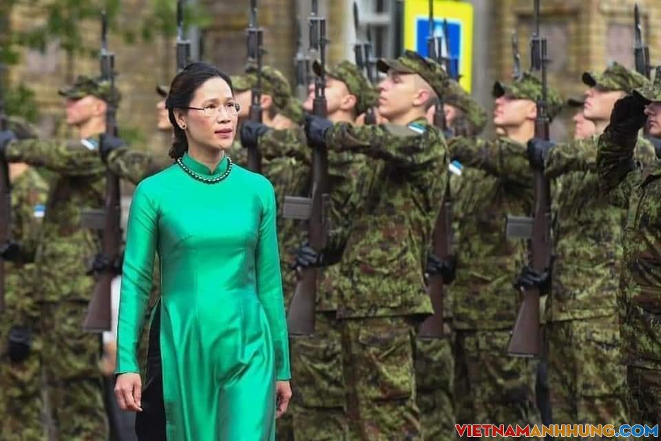 Thần thái đỉnh cao của Nữ Đại sứ ngoại giao Việt Nam!!!