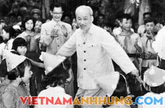 Tình thương của Bác Hồ với trẻ mồ côi