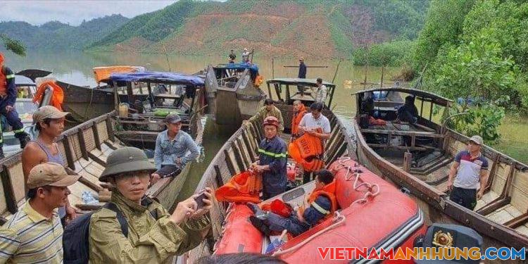 Đưa được 19 công nhân còn sống và 1 thi thể rời khỏi thủy điện Rào Trăng 3