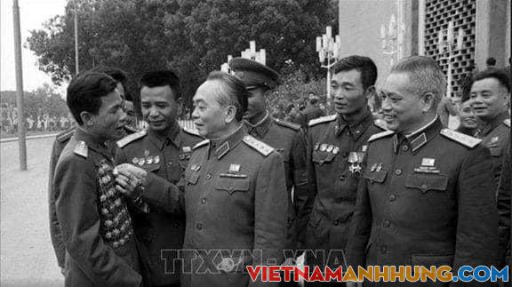 Anh hùng đất Việt