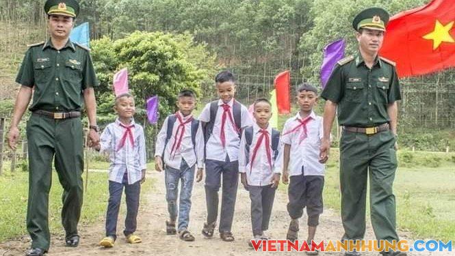 Những đứa con nuôi Đồn Biên phòng trên vùng cao biên giới