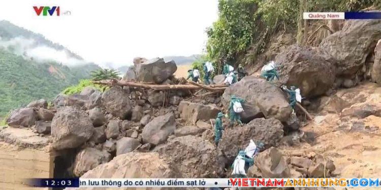 Sau bão lũ chỉ còn các anh ở lại