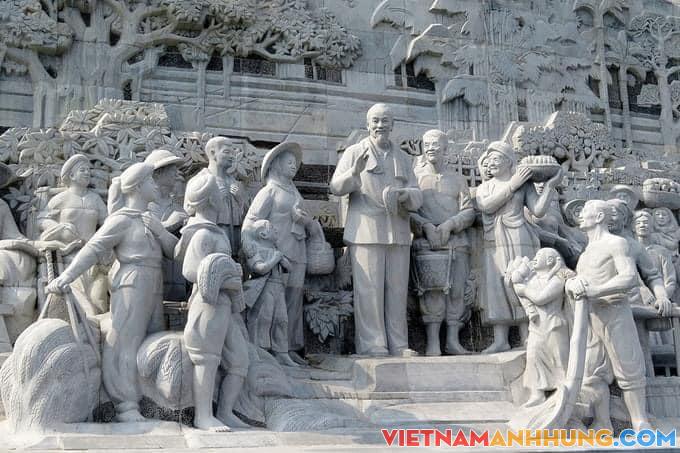 Khánh thành Tượng đài Bác Hồ với nông dân Việt Nam