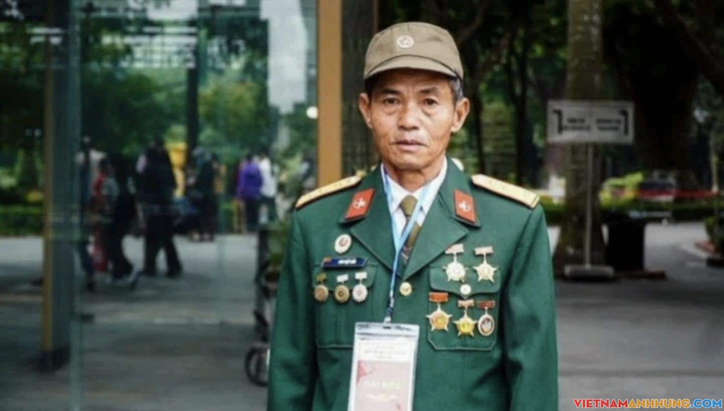 Người Cựu chiến binh lần đầu được vào thăm Lăng Bác