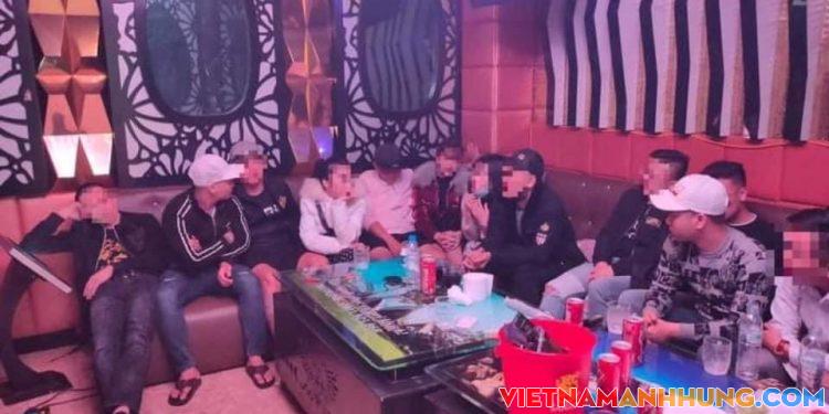 Đột kích quán karaoke lúc 1 giờ sáng, phát hiện 38 đối tượng dương tính với ma túy