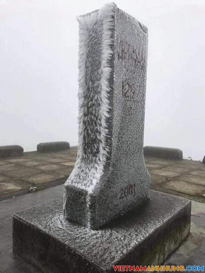 Cột mốc biên cương giữa mùa đông