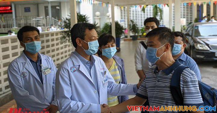 Đội phản ứng nhanh thứ 2 của BV Chợ Rẫy đến Gia Lai xây dựng bệnh viện dã chiến