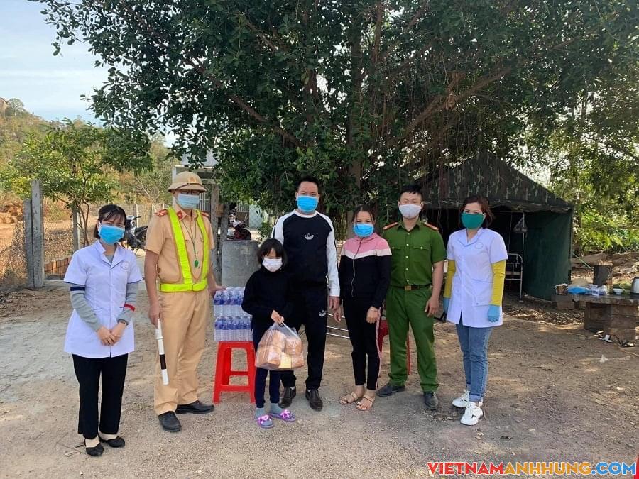 Lực lượng Công an trên tuyến đầu chống dịch