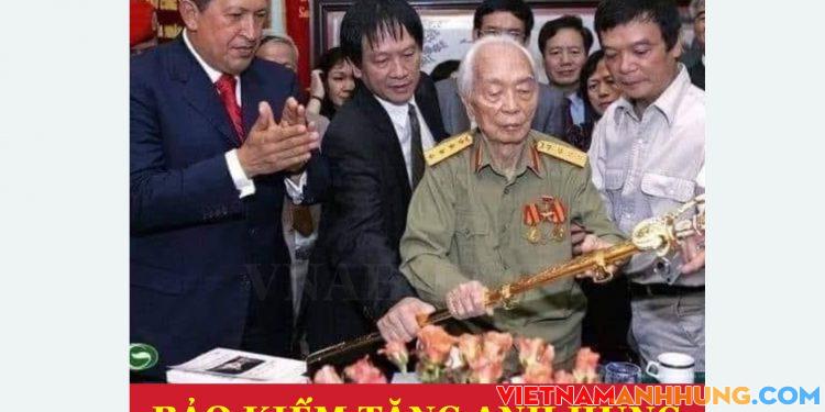 Bảo kiếm tặng Anh hùng