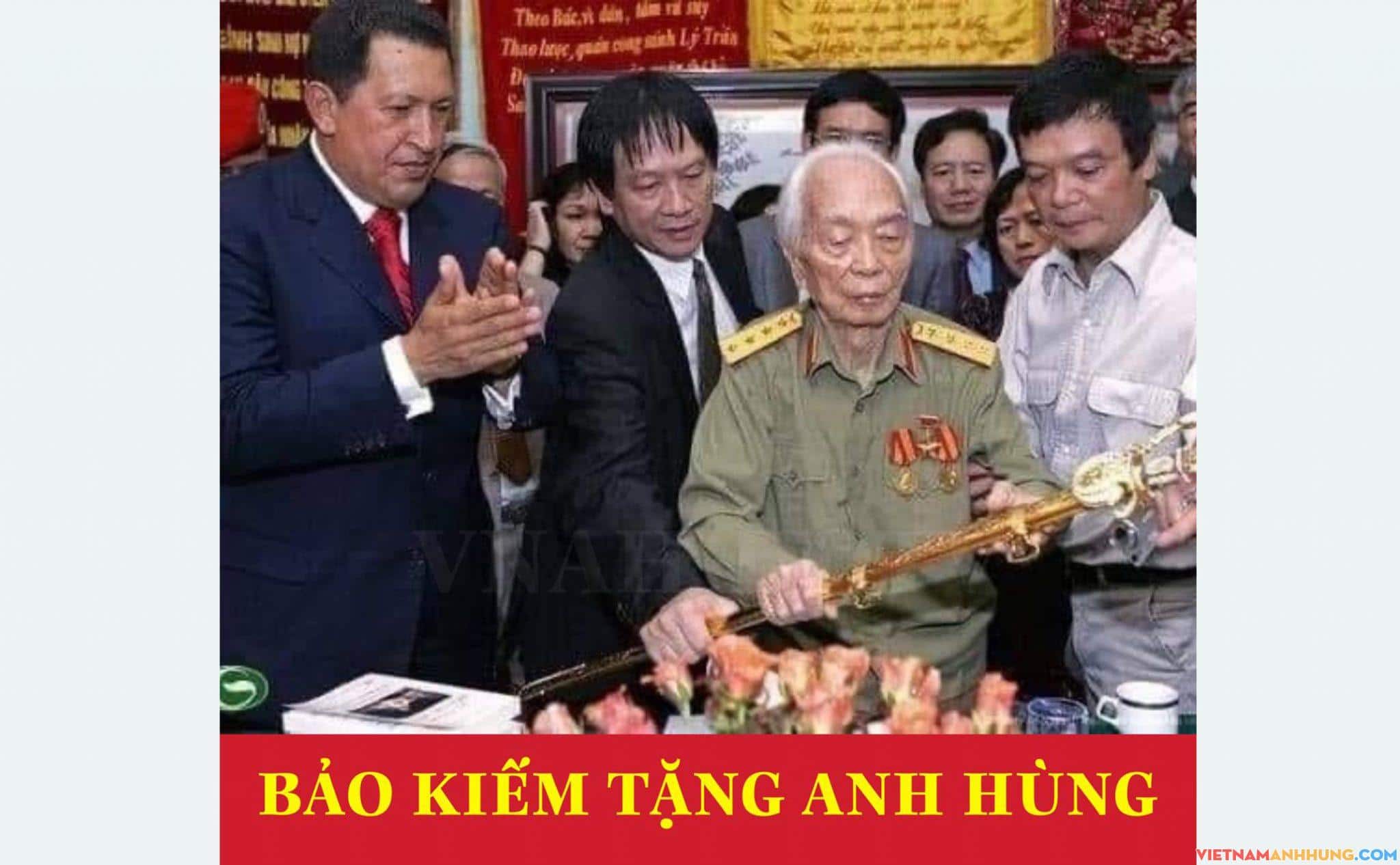 Bảo kiếm tặng Anh hùng