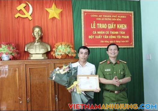 Pleiku: Khen thưởng chàng trai bắt cướp ngày 30 Tết