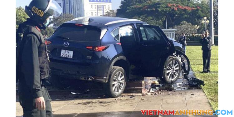 Gia Lai: Khởi tố tài xế “xe điên” tông vào trụ cờ Quảng trường Đại Đoàn Kết