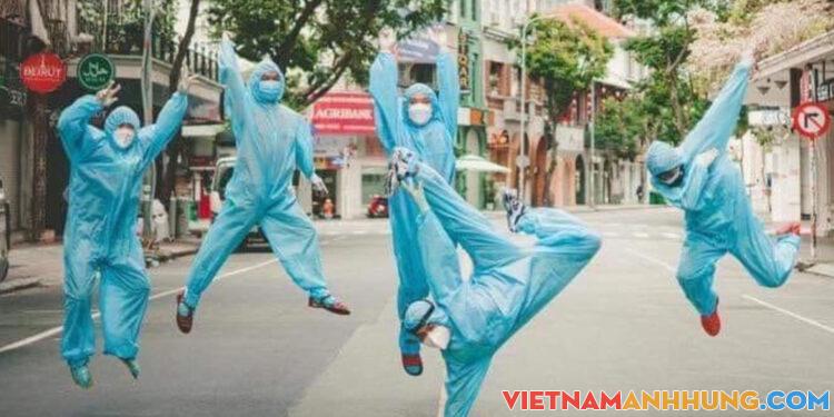 Em tin là chúng ta sẽ vượt qua đại dịch trong một ngày sớm thôi