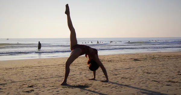 Chùm ảnh: Người dân Đà Nẵng phấn khích ngày đầu được tắm biển trở lại