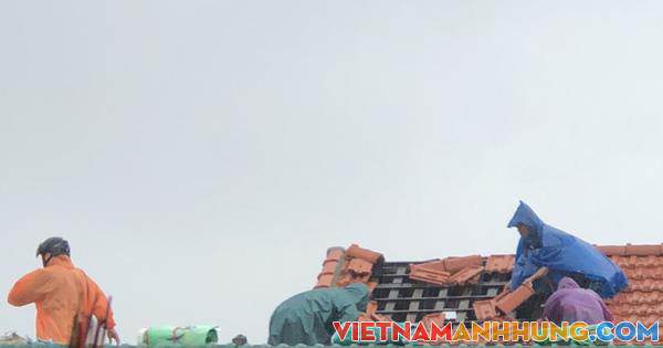 Bão số 5 chưa đổ bộ, nhiều nhà ở Thừa Thiên – Huế đã tốc mái