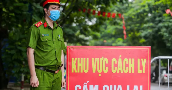 Đã tiêm hơn 6 triệu mũi vắc-xin, vì sao Hà Nội chưa cấp “thẻ xanh” cho người dân?