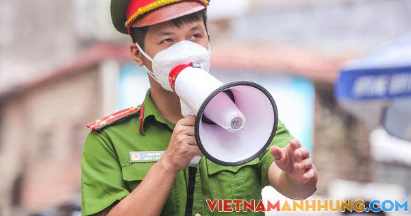 KHẨN: Tìm người đã đến toà nhà trong Bệnh viện Việt Đức nhiều ngày qua