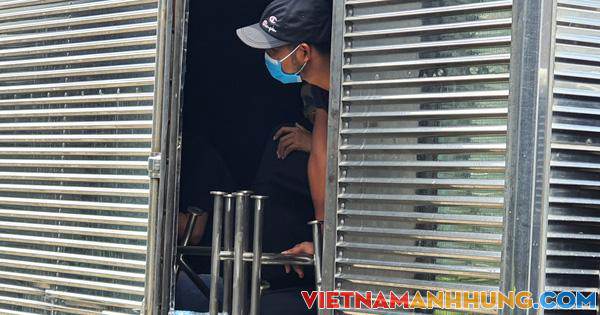 TP HCM: Liên tục phát hiện điều bất ngờ từ xe tải “luồng xanh”