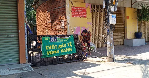 Nhiều tuyến đường và hẻm ở TP HCM vẫn “cửa đóng then cài”