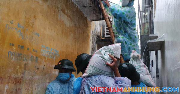 Miền Trung hối hả chống bão số 5