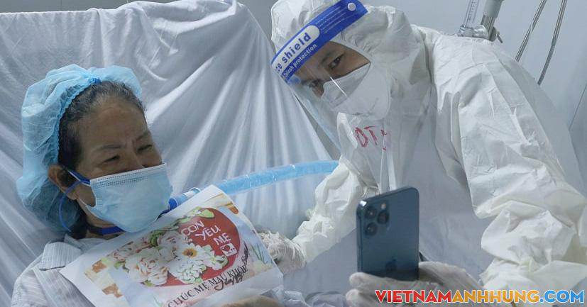 “Tiệc” sinh nhật đặc biệt dành cho bệnh nhân Covid-19 giữa tâm dịch