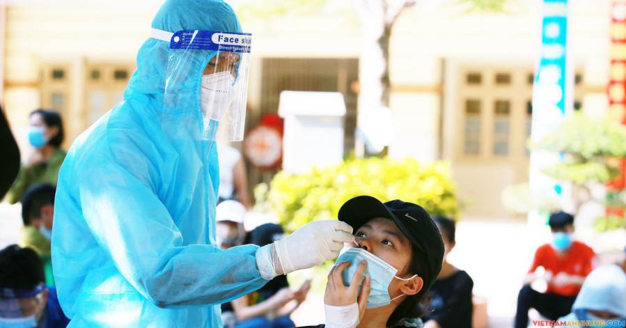 Hà Nội cử hàng trăm cán bộ y tế về Hà Nam tổng lực lấy mẫu truy vết F0 ngoài cộng đồng