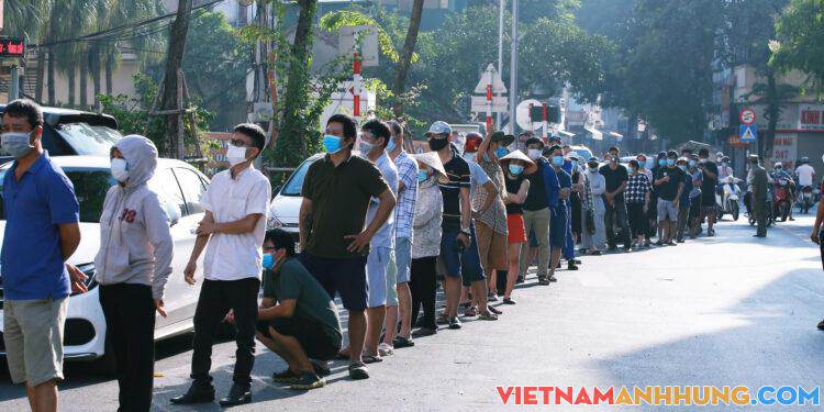 Hà Nội mở lại cơ sở kinh doanh, dịch vụ là đúng đắn