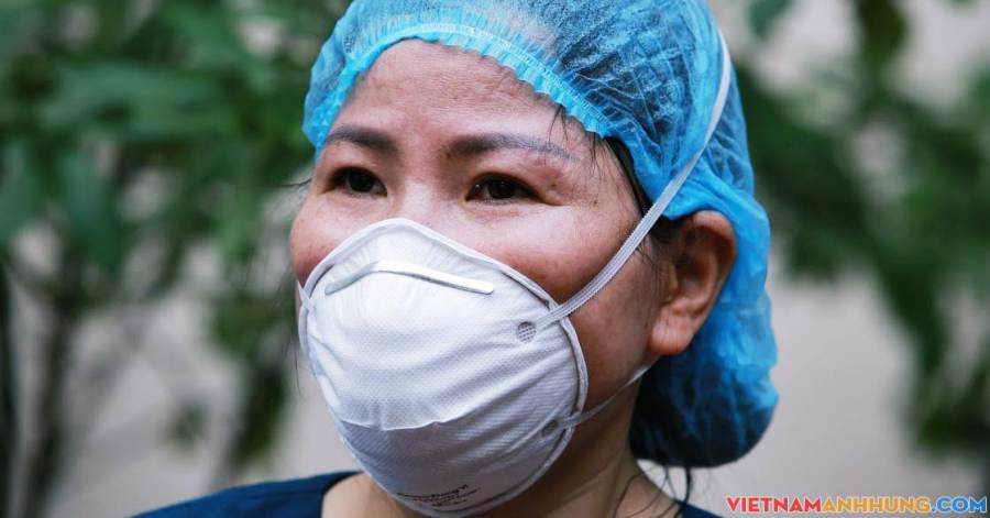 Tâm sự cán bộ y tế hỗ trợ Hà Nội thần tốc lấy 100% mẫu xét nghiệm