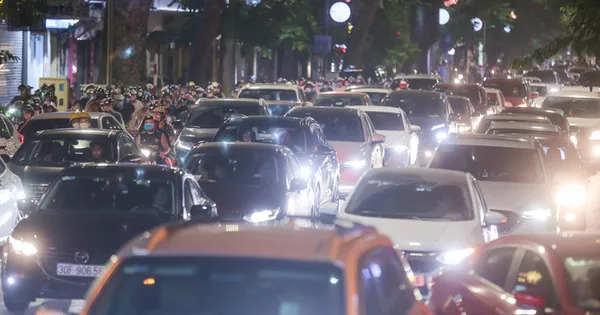 Thủ tướng yêu cầu các địa phương chấn chỉnh, không để tụ tập đông người