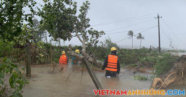 EVNCPC: Đã khôi phục cấp điện cho 3.461 trạm biến áp do ảnh hưởng của bão số 5