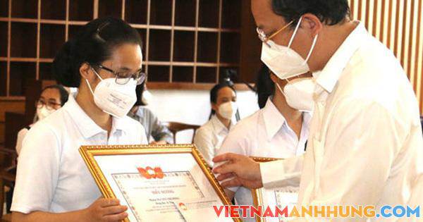 Tình nguyện phục vụ vì sức khỏe bệnh nhân