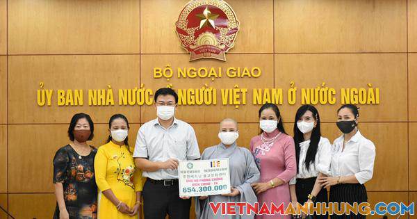 Triệu trái tim hướng về Tổ quốc