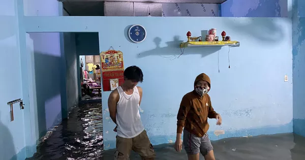 Khu dân cư ngập sâu giữa trung tâm Đà Nẵng